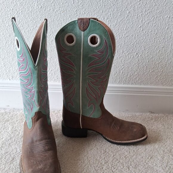 Women's Ariat Western Boots - Like NEW! - Picture 4 of 6